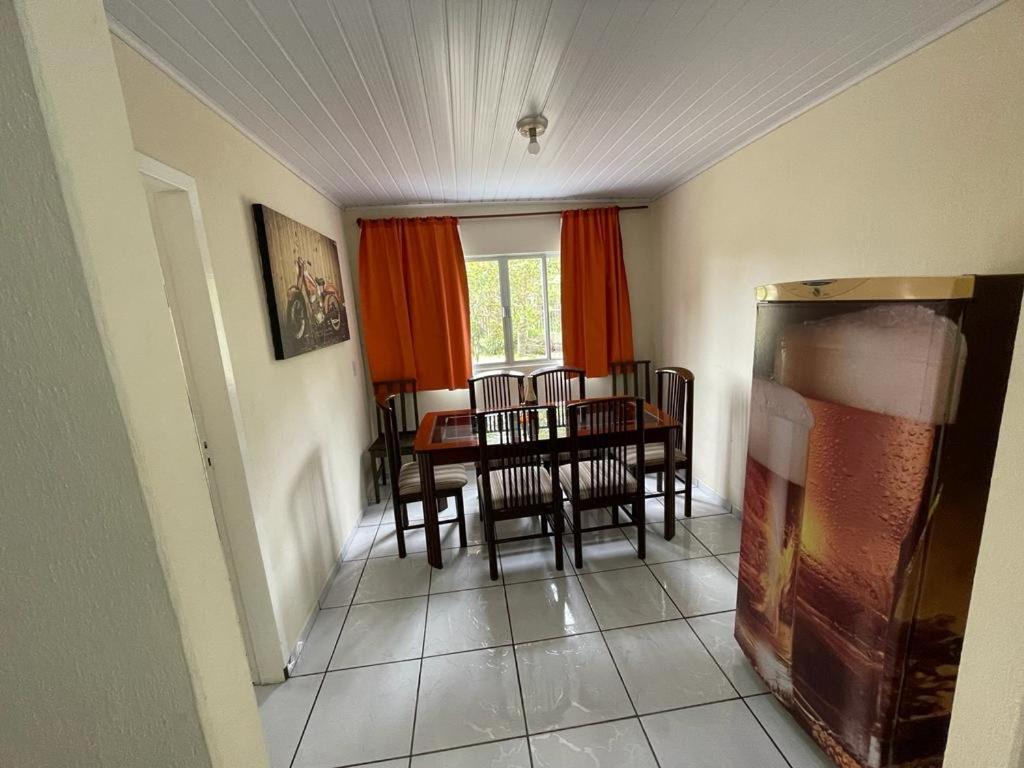 Casa Brisa Do Mar Conforto A Uma Quadra Da Holiday home Itapoa (Santa Catarina)