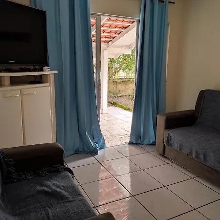 Casa Brisa do Mar Itapoá conforto à uma quadra da praia Exterior foto